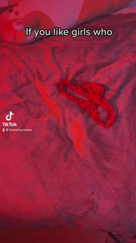 blonde curvy tiktok clip