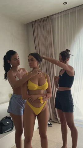 big tits bikini girls clip