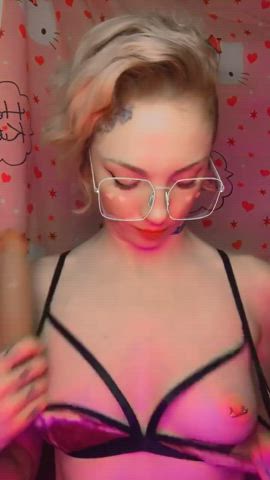 I hope you like little titsπ