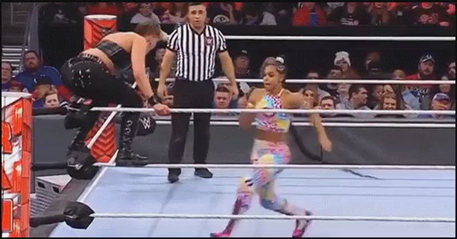 big tits boobs nipslip public tits clip