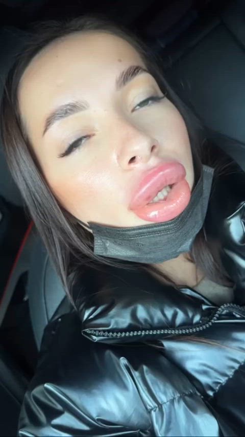 brunette fake lips white girl clip