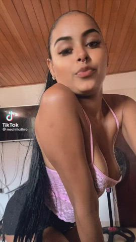 Latina Nipples Nipslip clip
