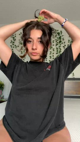 (f) scrunches, big t-shirts, and wubby music💖😇