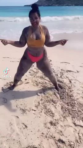 Thick Latina š.