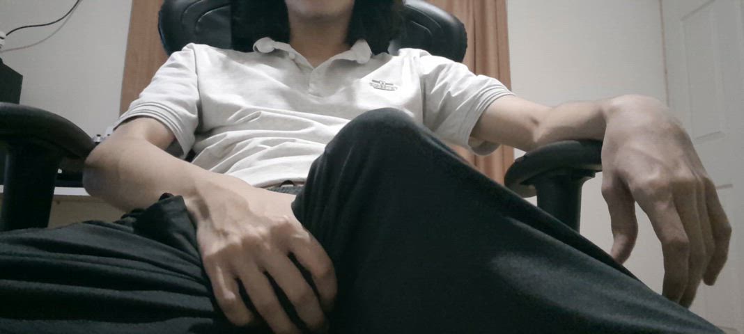If I take off my pants like this in front of you, what would you think?