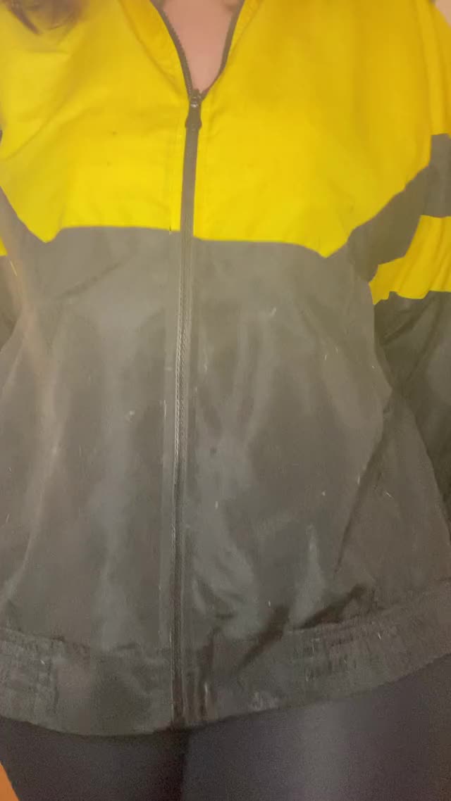 This jacket hides them well ?