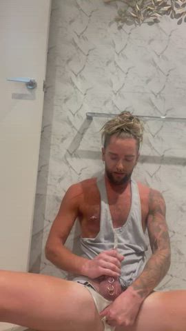 cock masturbating pissing clip