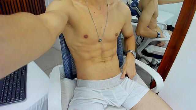 Come here & see more ??