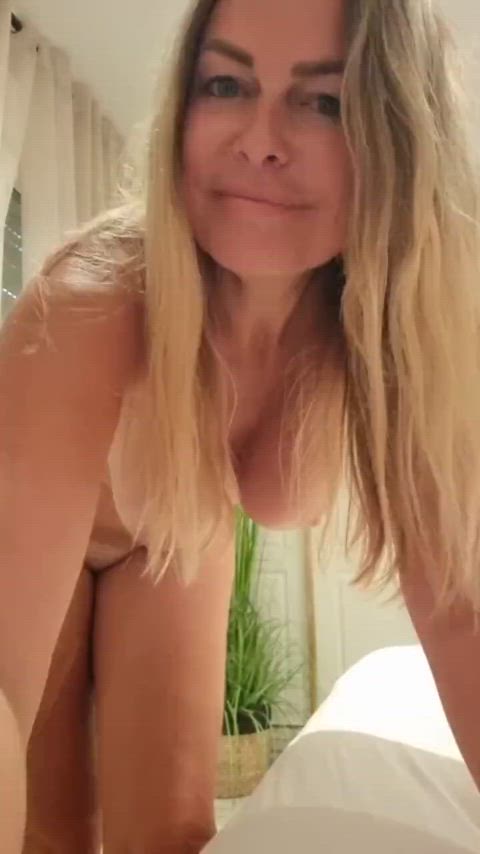 big tits nude women clip