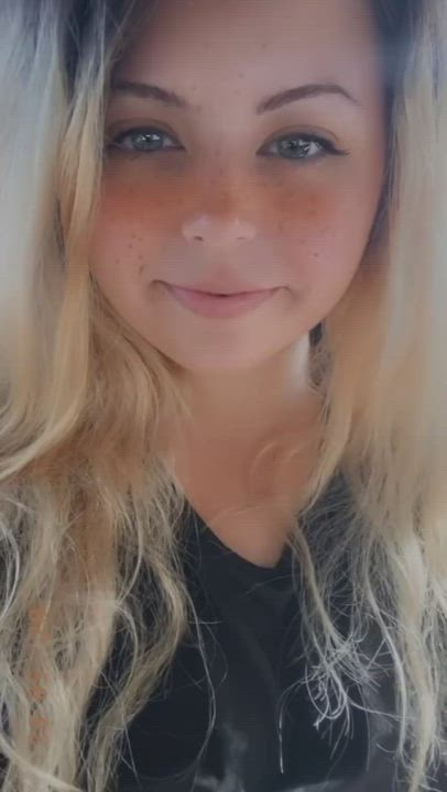 Cute Public Teen clip