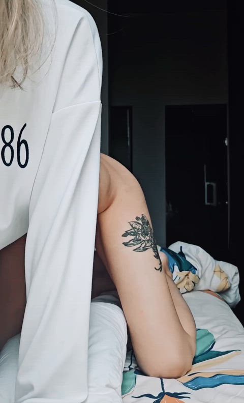 body petite skinny tanned clip