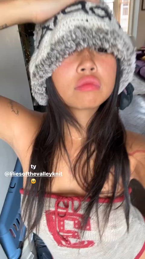 beautiful filipina top clip