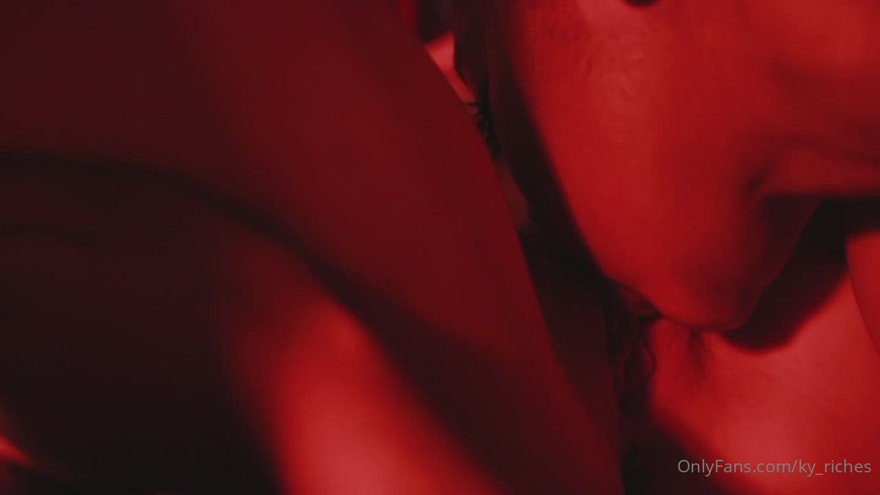 Girls Pussy Eating Wet Pussy clip