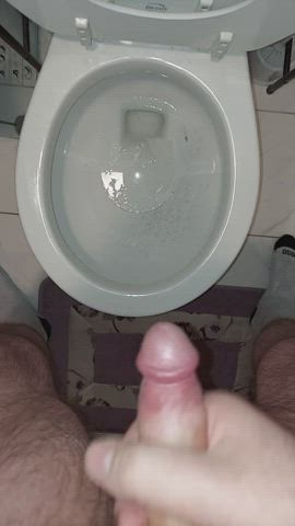 Chubby Cumshot Masturbating clip
