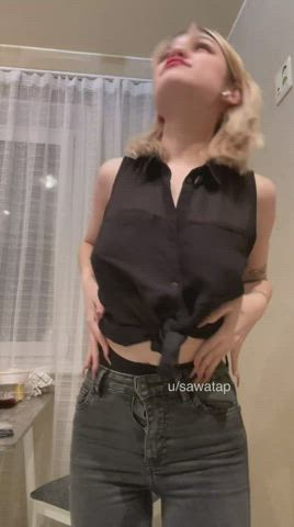 Dancing Innocent Tits clip