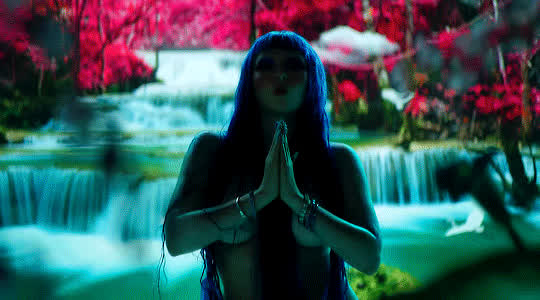 Interracial MILF Zombie clip