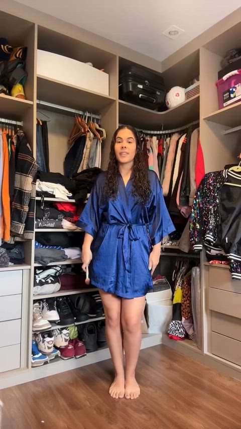 latina legs skirt clip