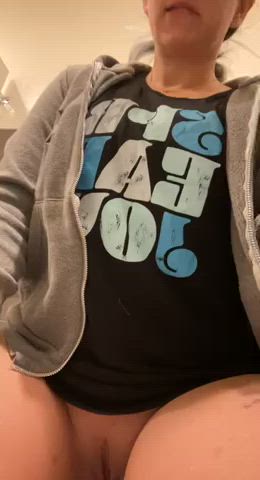 Housewife Pee Pissing clip