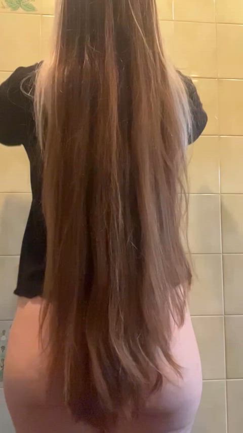 People keep calling me “brunette”