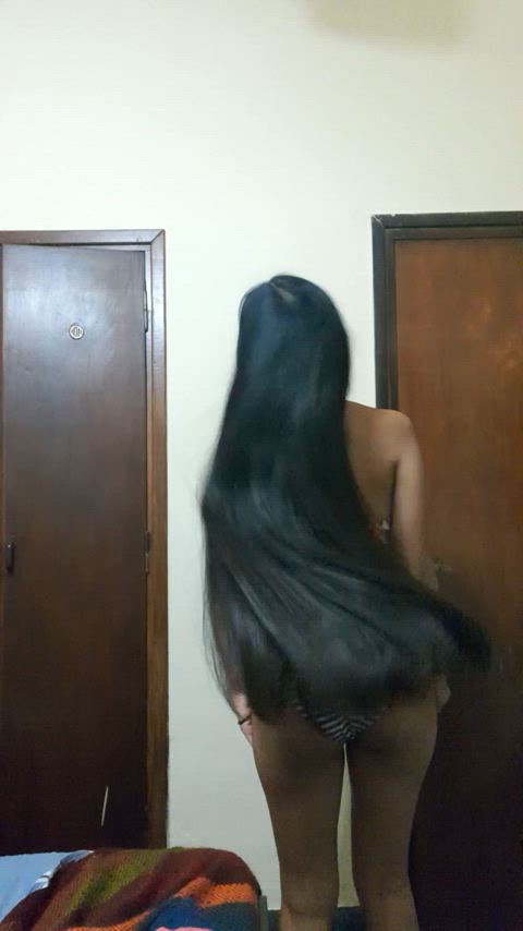 amateur latina long hair clip