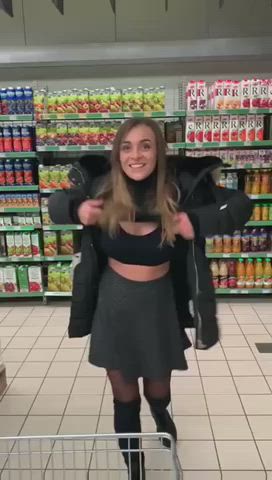big tits exposed flashing girlfriend public tits clip