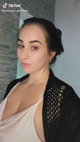 Big Tits Cleavage TikTok clip