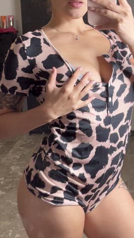 downblouse natural tits small tits clip