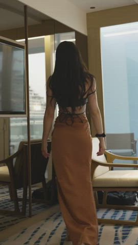 abs brunette legs clip