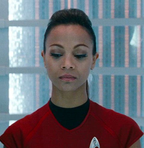 celebrity female zoe saldana clip