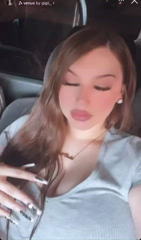 20 Years Old Big Tits Lips clip