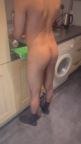 come play with me in the kitchen
