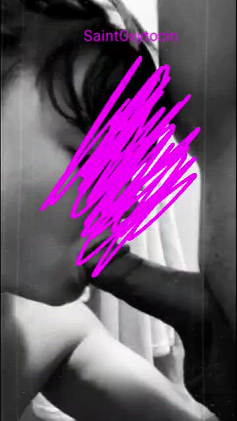 Saint gets a blowjob