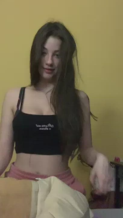 Upvote if you want me to shake my tits in the dm for you
