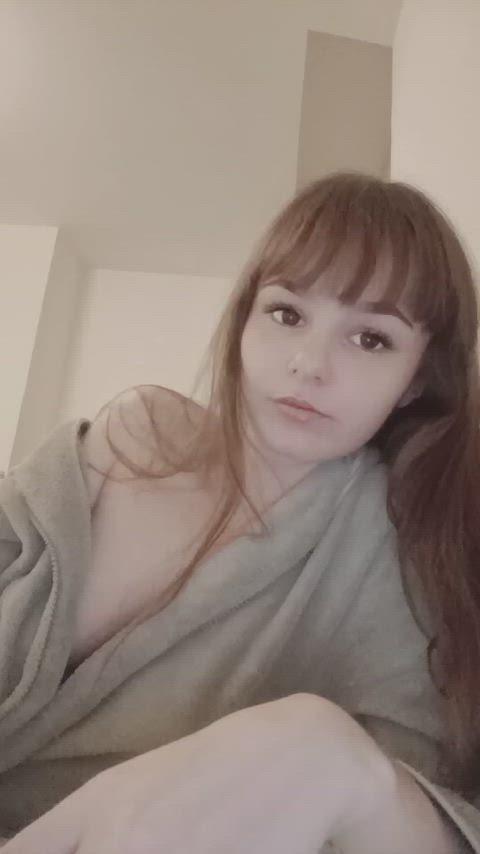 cute natural tits nipple nipslip natural-tits clip