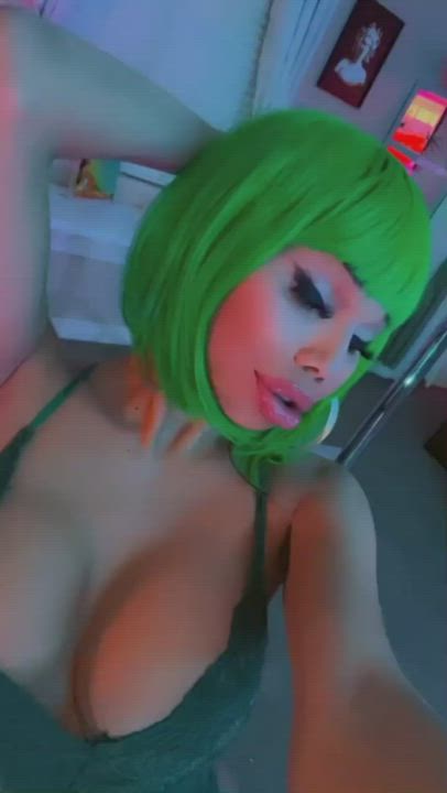 Big Tits Fake Tits Lips clip