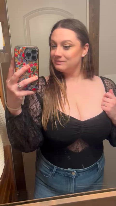 amateur big tits boobs brunette flashing homemade hotwife milf onlyfans tits clip
