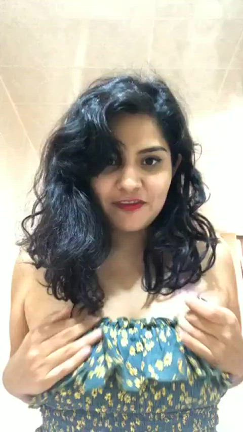 bhabi big tits boobs indian milf tits clip