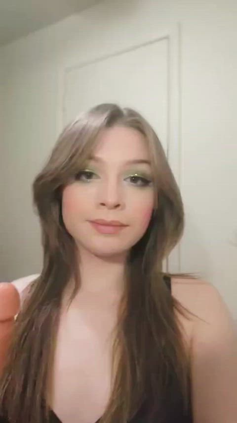 Need a me a hung daddy to cum in my throatπ