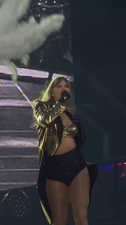 bouncing tits celebrity taylor swift clip