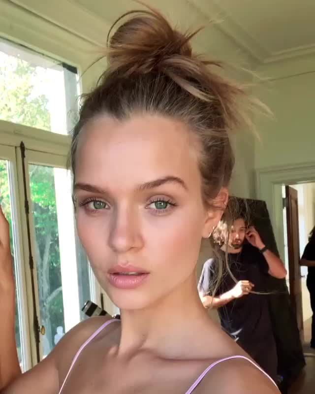 Josephine Skriver clip