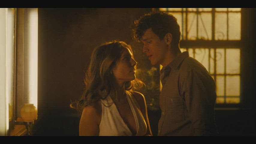 Caitlin Stasey from 'Bridge and Tunnel'