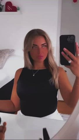 blonde dirty blonde selfie clip
