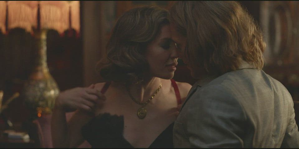 celebrity nudity tits clip