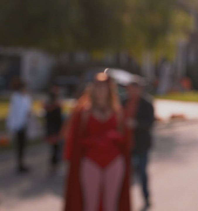 Elizabeth Olsen Tights clip
