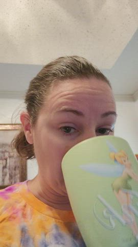 Brunette MILF Mom clip