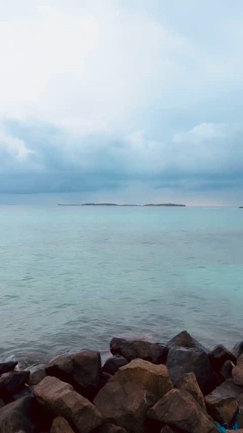 celebrity sexy swimsuit clip