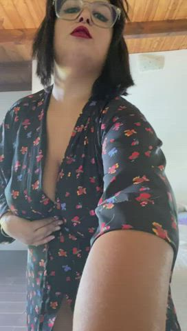 Hi sweetie π Do you like curves?