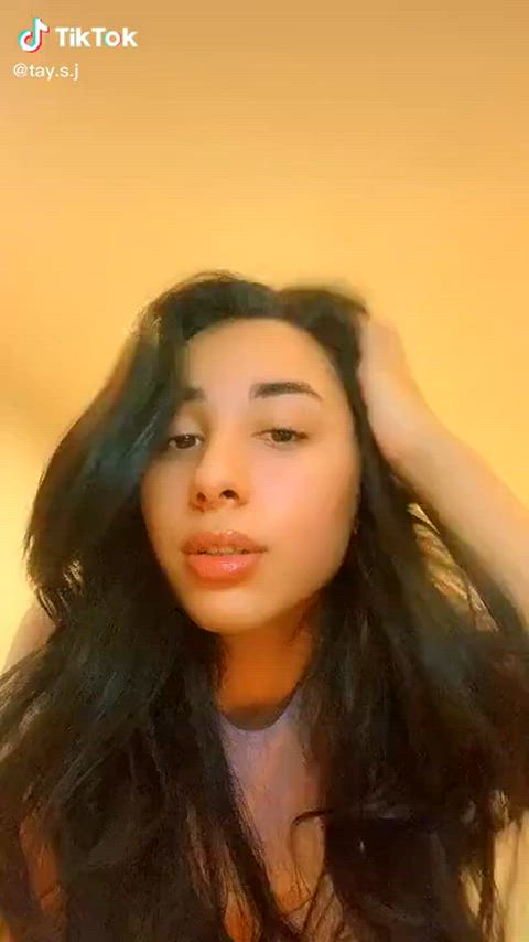 ass booty dancing girls homemade pretty sensual smile teen tiktok clip
