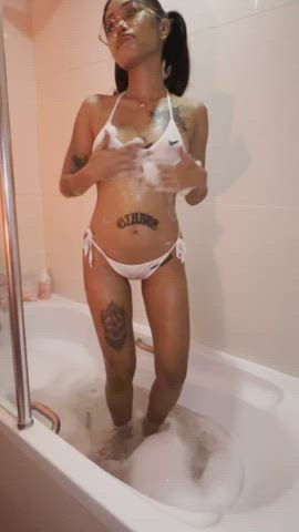 Bathe with me?π₯΅π¦