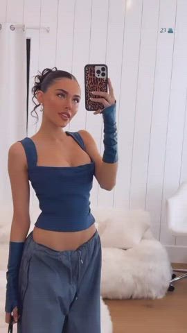 Big Tits Cleavage Madison Beer clip